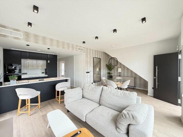 NUEVO ÁTICO DE LUJO DE DISEÑO EN PUNTA PRIMA | SUR DE LA COSTA BLANC