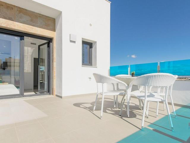 Nuevo chalet de 3 dormitorios y 3 baños en Vistabella Golf Orihuela