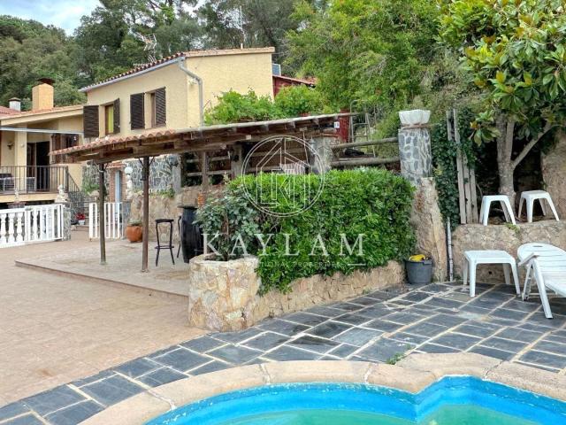Nuevo Esta bonita propiedad con una orientación hacia el sur. 205m² Lloret de Mar