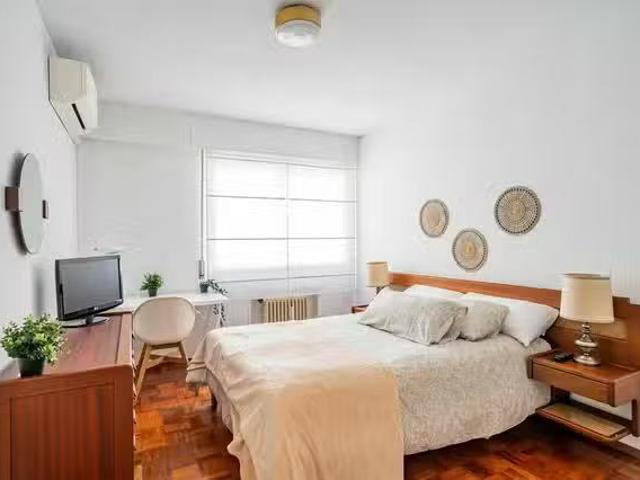 Único Habitación en Avenida de los Toreros, Guindalera