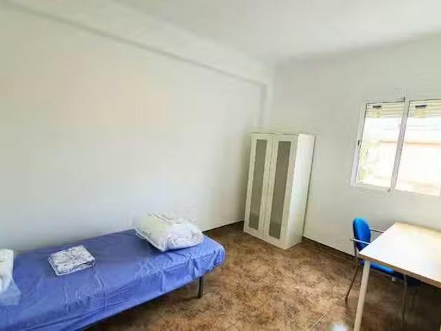 ¡Renta! Habitación en Avinguda del Doctor Waksman, Quatre Carr.