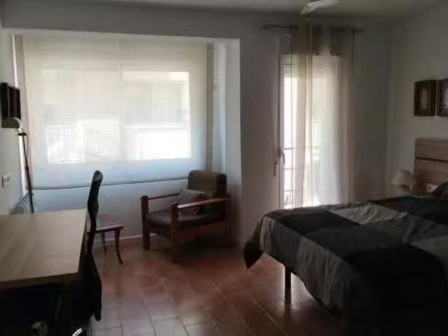 Único Habitación en Calle Mateos, El Carmen