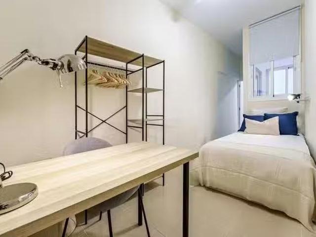 Único Habitación en Calle Álamos, La Merced