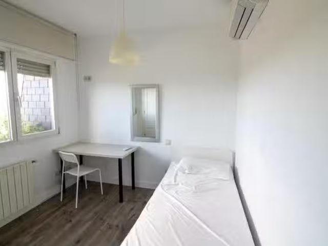 Barato Habitación en Calle Burgos, La Cabaña