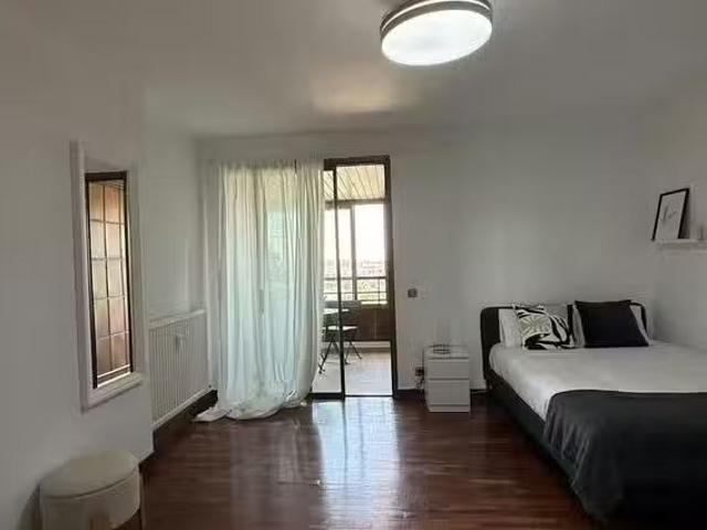 ¡Recién llegado! Habitación en Calle de Cardenal Marcelo Spíno.
