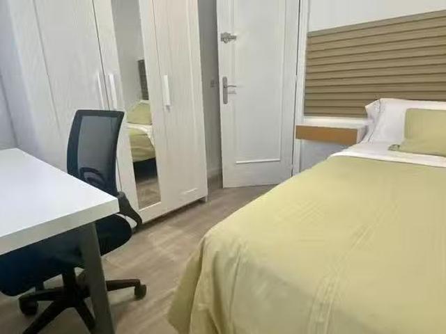 Bonito Habitación en Calle de Cayetano Pando, Lucero
