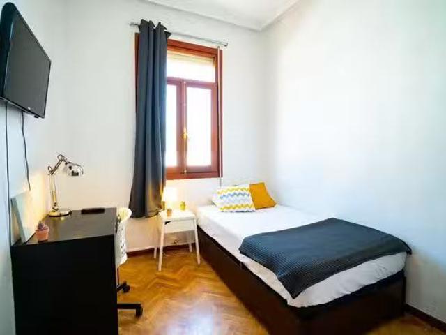 Bonito Habitación en Calle de Donoso Cortés