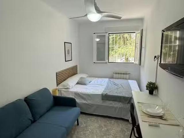 Acogedor Habitación en Calle de la Duquesa de Parcent, Lucero