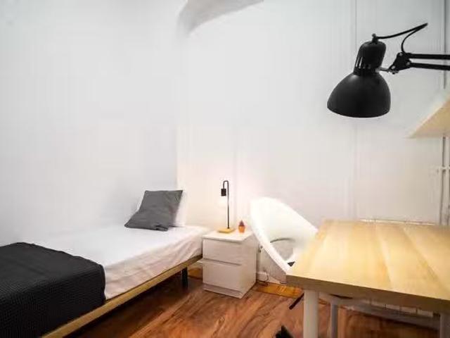 ¡Renta! Habitación en Calle de los Caños del Peral