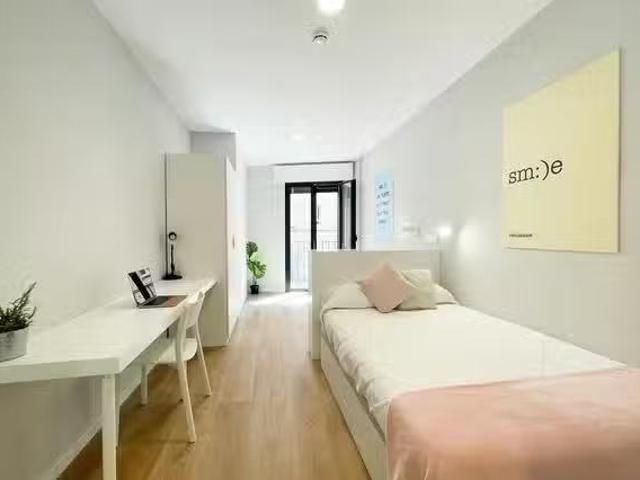Único Habitación en Calle de Toledo, Centro