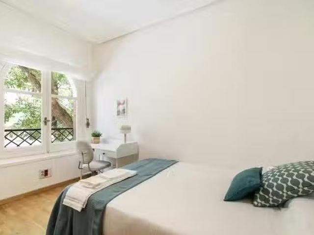Acogedor Habitación en Calle de Viriato, Trafalgar
