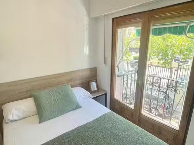 Acogedor Habitación en Calle del Petirrojo, Aluche