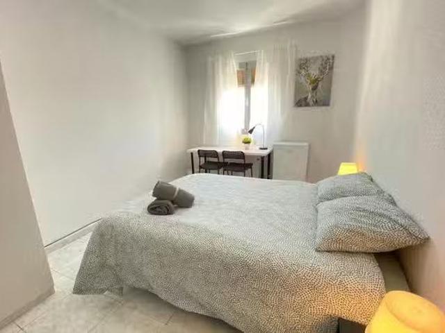 Acogedor Habitación en Calle del Puerto de la Morcuera, San Di.