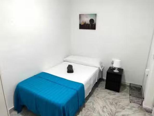 ¡Oferta! Habitación en Calle Ronda de Panaderos, Casería de Mo.