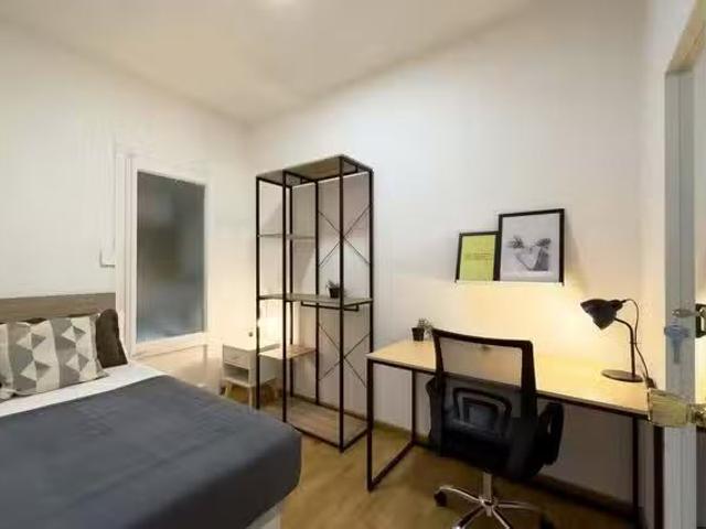 ¡En alquiler! Habitación en Carrer de Benet Mateu