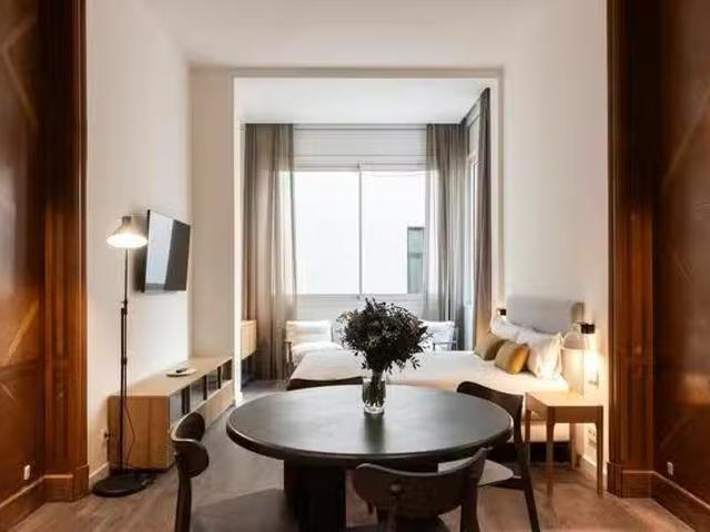 ¡En alquiler! Habitación en Carrer de Casp, L'Eixample