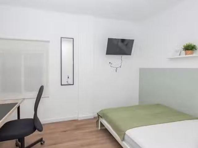 ¡En alquiler! Habitación en Carrer de Finestrat, Quatre Carreres