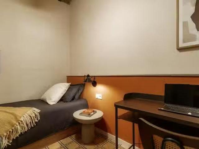 Bonito Habitación en Carrer de Gombau, Ciutat Vella