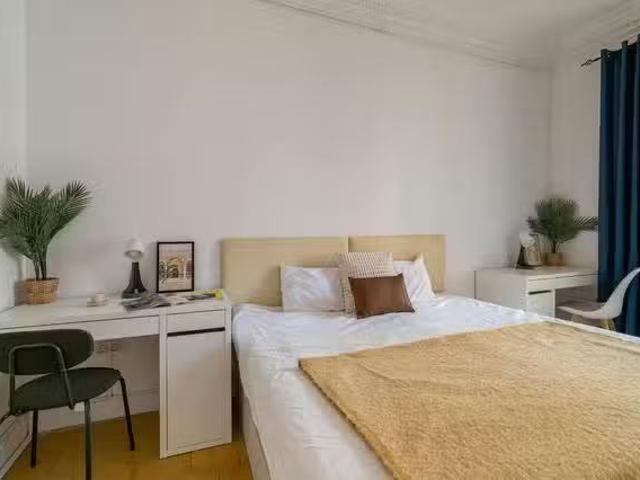 ¡Recién llegado! Habitación en Carrer de Muntaner, Sarrià Sant.