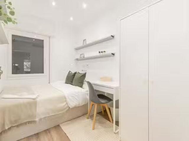 Bonito Habitación en Gran Via de Carles III