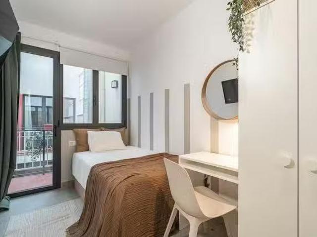 Nuevo Habitación en Passatge de Paca Soler, Sants Montjuïc
