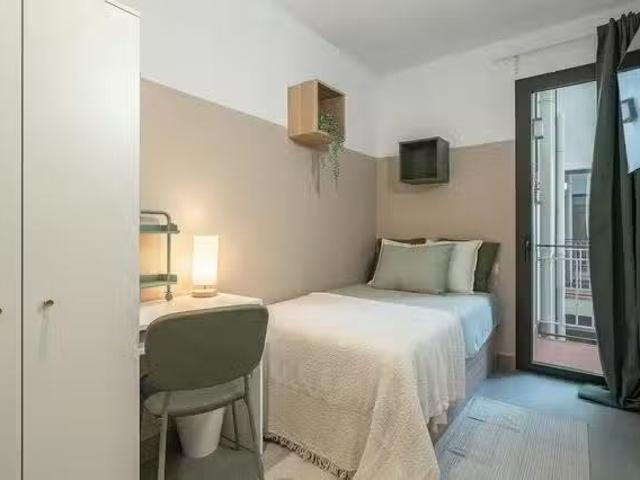 ¡Oferta! Habitación en Passatge de Paca Soler, Sants Montjuïc