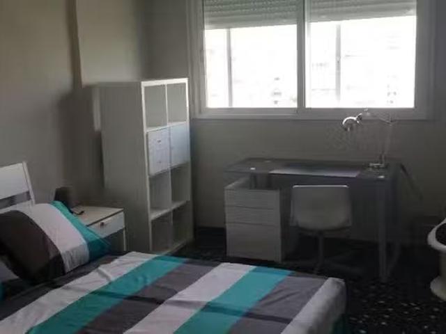 ¡Recién llegado! Habitación en Passeig de la Petxina, Extramurs