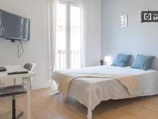 ¡Oferta! Habitación en piso compartido de 4 habitaciones en al.