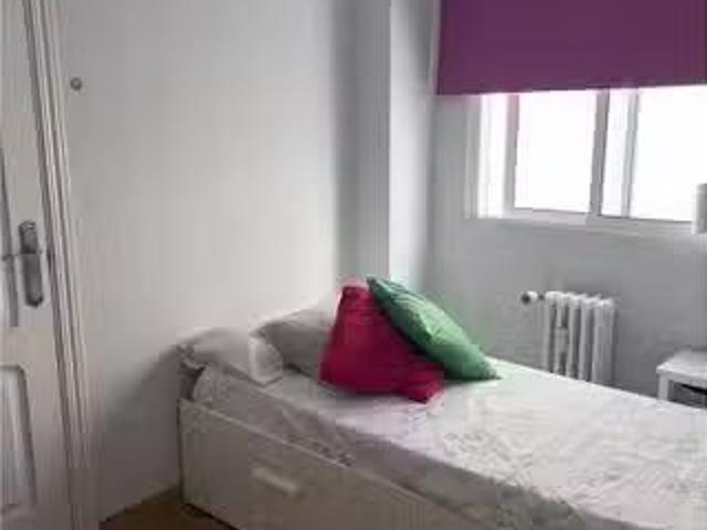 ¡En alquiler! Habitación en piso compartido en alquiler en Cua.
