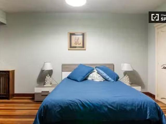 Bonito Habitación en piso compartido en alquiler en Iralabarri.