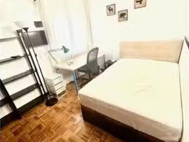 Encantador Habitación en piso compartido en alquiler en Lista.