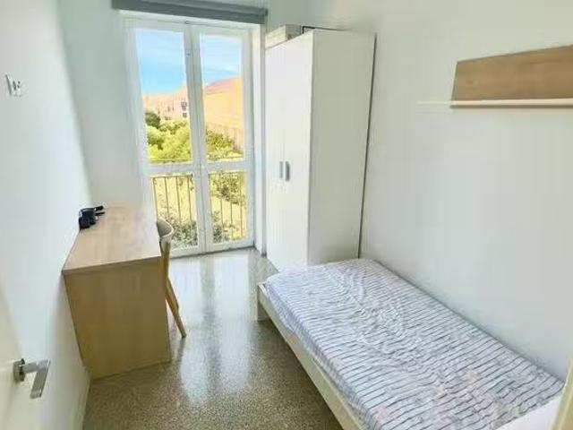 ¡Oferta! Habitación en Plaça de les Caramelles, Ciutat Vella