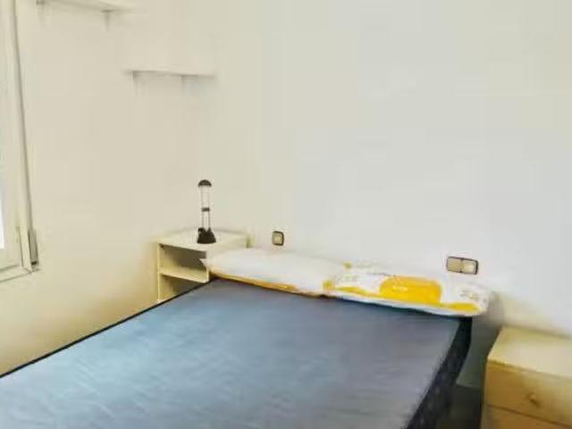 ¡Recién llegado! Habitación en Ronda de ľ Est