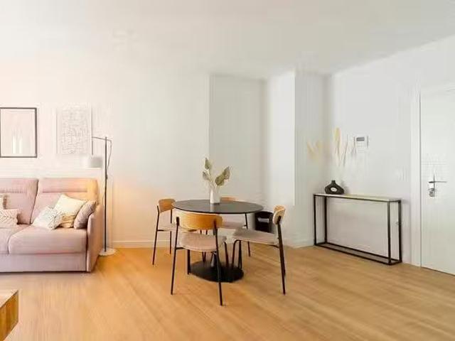 ¡Recién llegado! Piso de 1 habitación en Calle Carpio, Casco A.