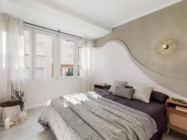 ¡Recién llegado! Piso de 1 habitación en Carrer d'Arimon