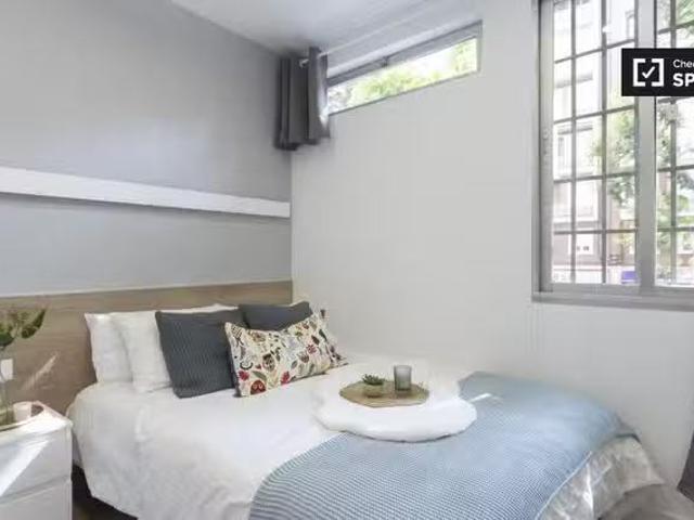 ¡En alquiler! Se alquila habitación luminosa en apartamento de.