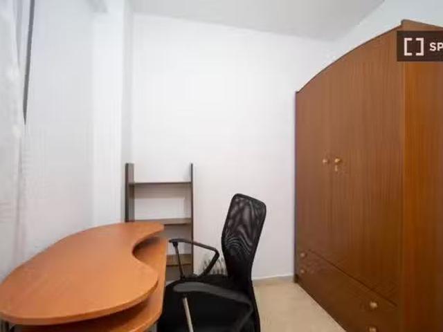 ¡En alquiler! Se alquilan habitaciones en apartamento de 3 dor.