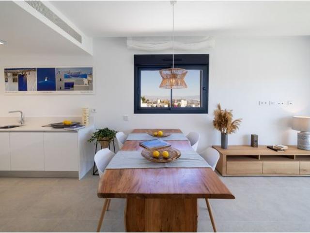 NUEVOS APARTAMENTOS EN VENTA, A 20 MINUTOS DE ALICANTE y ELCHE, COSTA BLANCA
