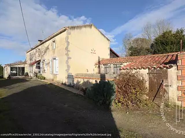 Nueil les Aubiers 79250 Achat / Vente maison 4 pièces t4 au dernier étage