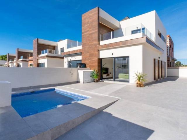 Nuestra agencia inmobiliaria se enorgullece en presentar est. 96m² Daya Nueva