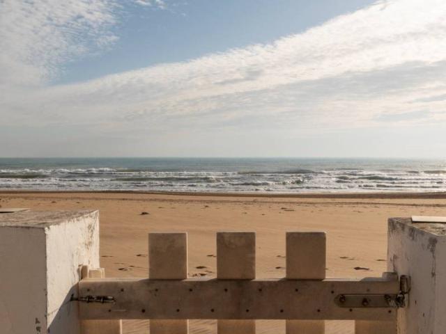 Nuestra agencia inmobiliria tiene el placer de presentaros e. 199m² Guardamar del Segura