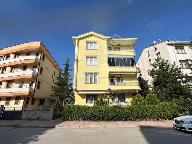 Nüfus Müdürlüğü Yakını Satılık 4+1 Arakat Bakımlı Daire
