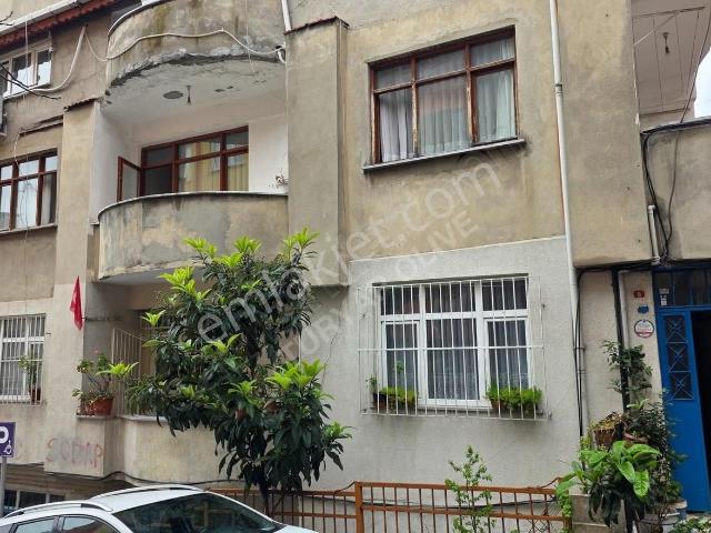 Nurtepe Sokullu Caddesi Ergün Sokakta Geniş Ara Kat 2+1 Daire