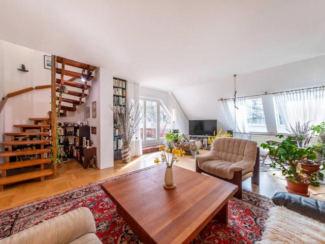NUR 500 METER BIS ZUR WILHELMSTRAßE! 4 Zimmer Maisonette Wohnung mit Stellplatz