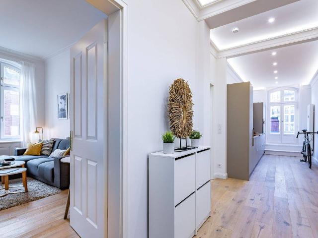Nur einmal in Hamburg! Altbau Unikat mit großer Süd West Dachterrasse 400 Schritte zur Alster!