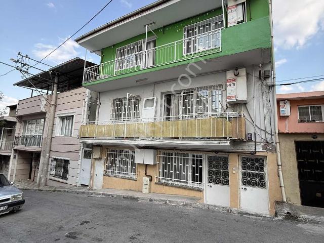 Nurfen'den Cadde Yanı 3 Katlı Tapuları Ayrılmış Bakımlı Satılık