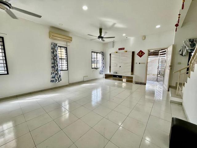 Nusa Bayu Gelang Patah Double Storey Endlot 20x60 Renovated Furnished