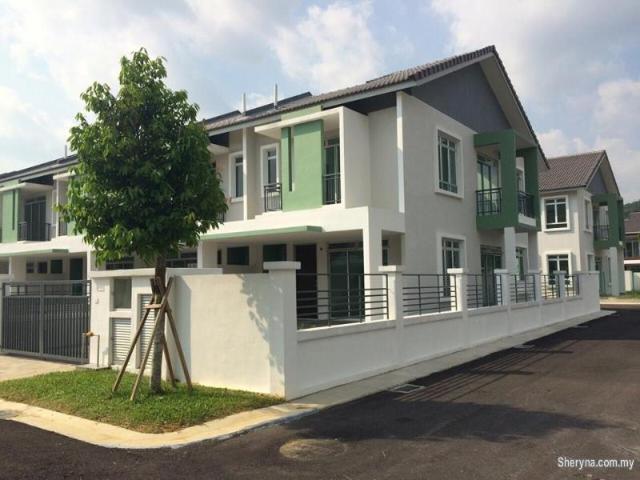 nusa bayu end lot with 7 feet extra land