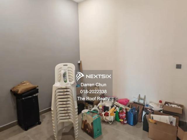 Nusa Bestari AAA shoplot‼️ Jalan Bestari 双层店面 20×70 Freehold 就在成熟商圈里面 周边有餐厅、便利店、办公室和住宅区很适合做餐饮、办公室、美业或长期收租 开车几分钟可到 Bukit Indah / Skudai 左右两间连着 可以一起买或分开买 RM2Mil nego