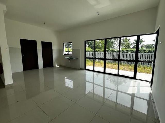 Nusa Cinta Setia Fontaines Double Storey SEMI D Brand New Condition